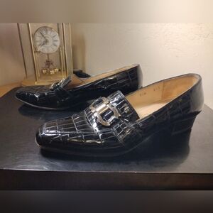 SALVATORE FERRAGAMO Patent Leather Women's Size (7.5 A) Made in Italy 53478